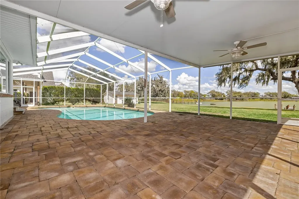 4019 Moores Lake Road Dover FL 33527