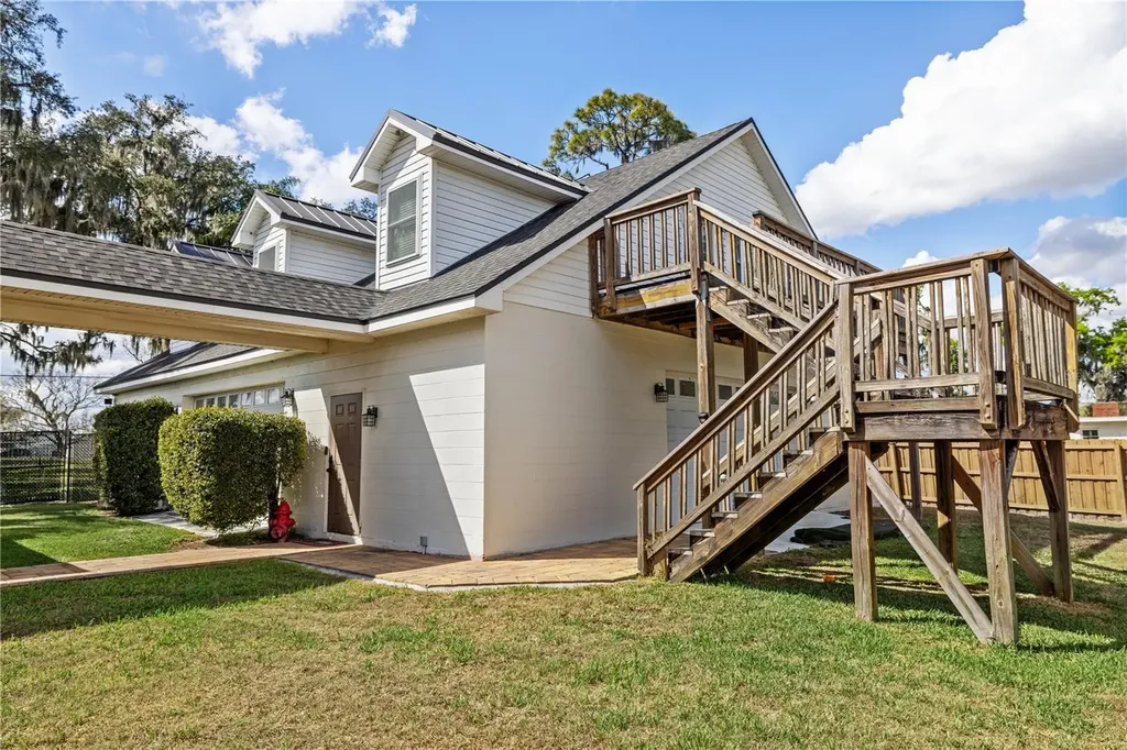 4019 Moores Lake Road Dover FL 33527
