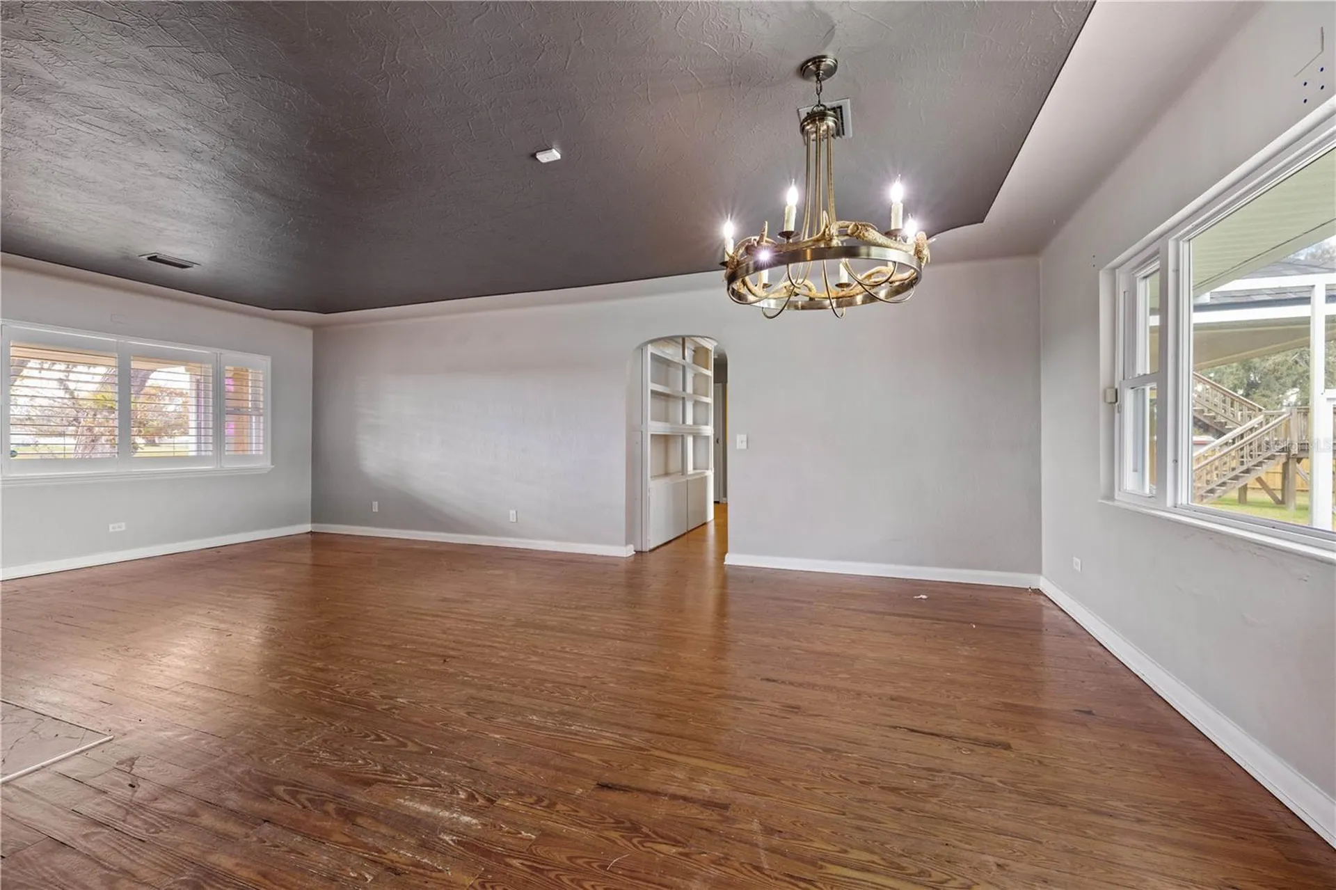 4019 Moores Lake Road Dover FL 33527