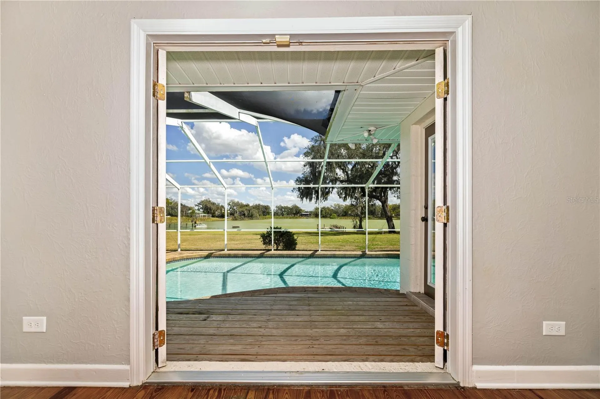4019 Moores Lake Road Dover FL 33527