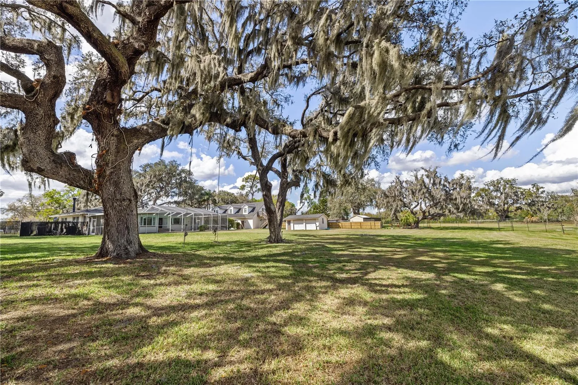 4019 Moores Lake Road Dover FL 33527