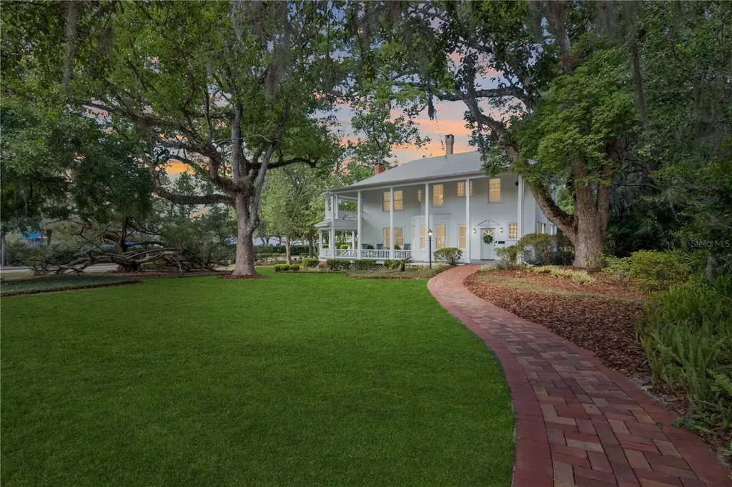 404 N Clara Avenue Deland FL 32720