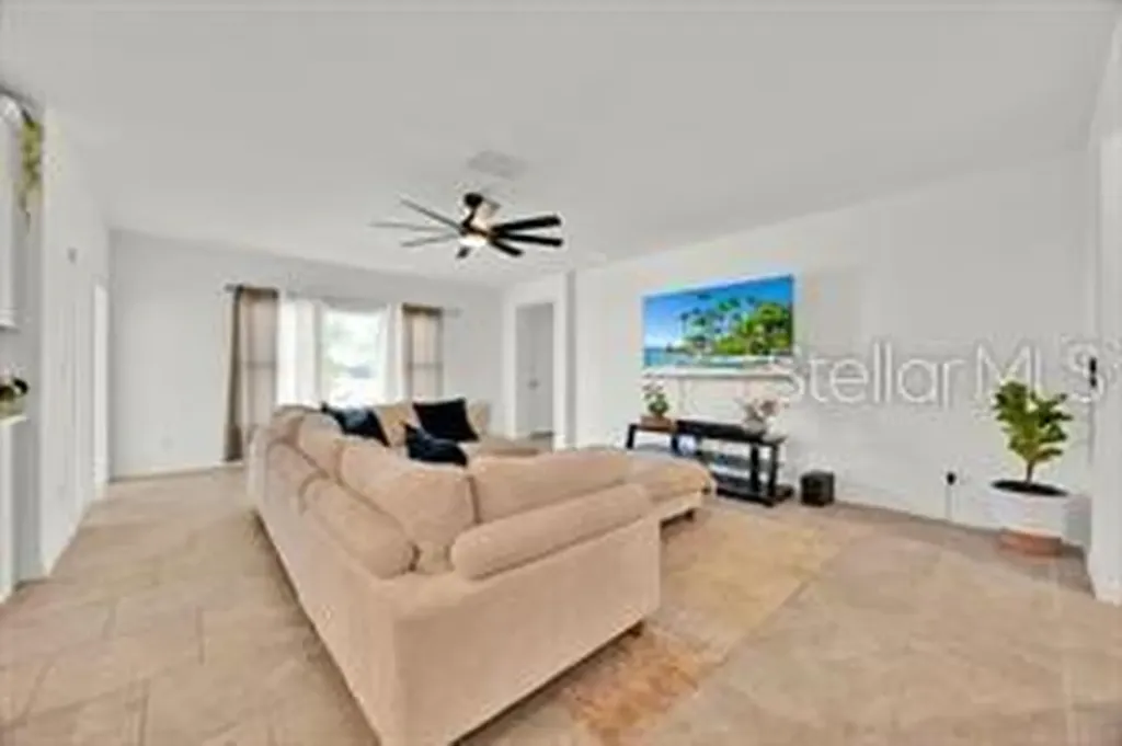358 Hamlet Loop Davenport FL 33837