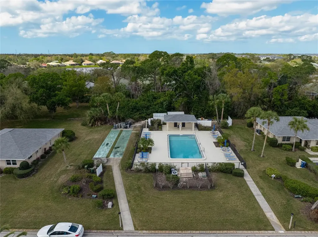 7128 W Country Club Drive N Sarasota FL 34243