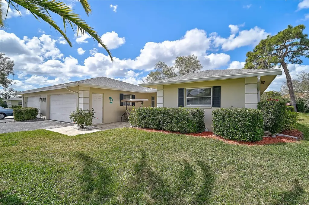 7128 W Country Club Drive N Sarasota FL 34243