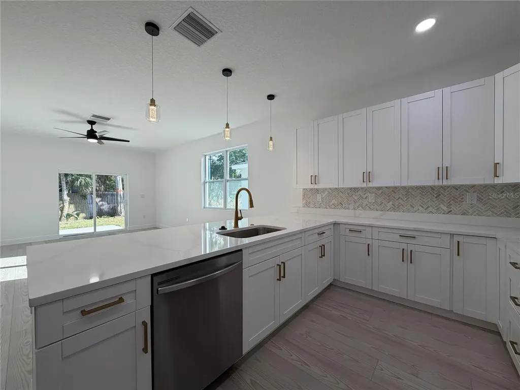 1607 Illinois Street Daytona Beach FL 32114