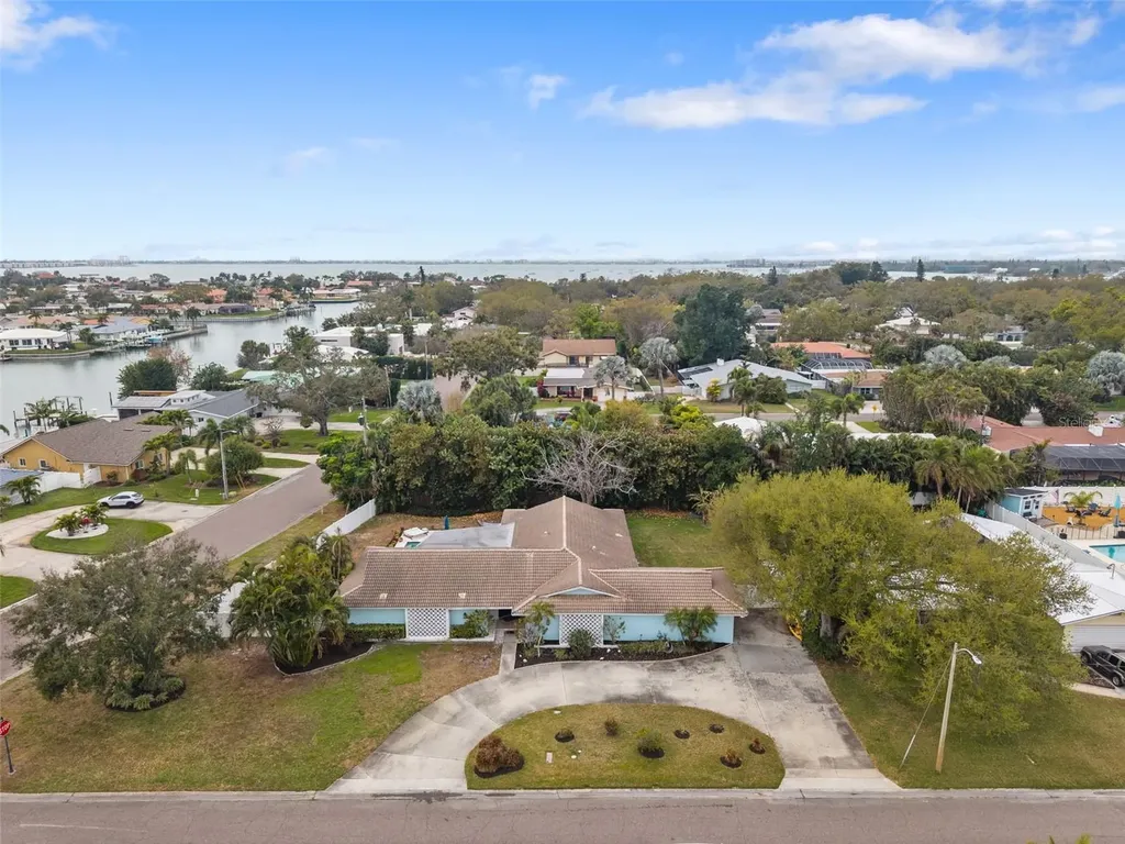 4179 38th Way S St Petersburg FL 33711