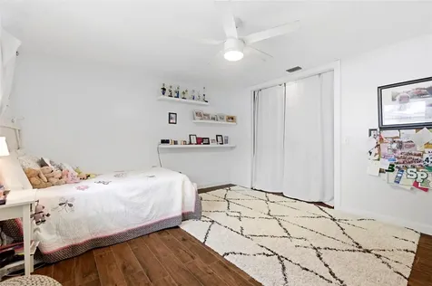 4179 38th Way S St Petersburg FL 33711