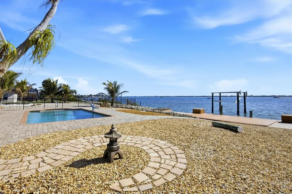 905 Chapin Boulevard Englewood FL 34223
