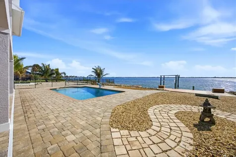 905 Chapin Boulevard Englewood FL 34223