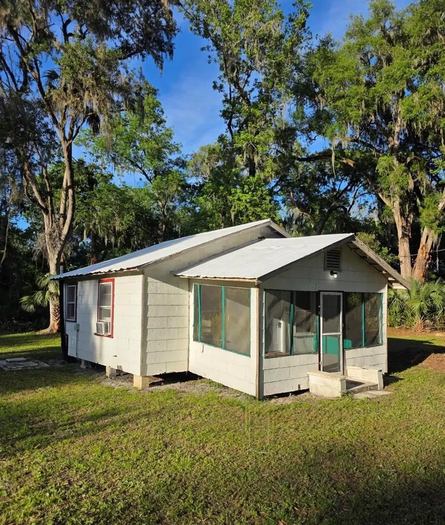 1710 Northwest 29th Road Lake Panasoffkee FL 33538