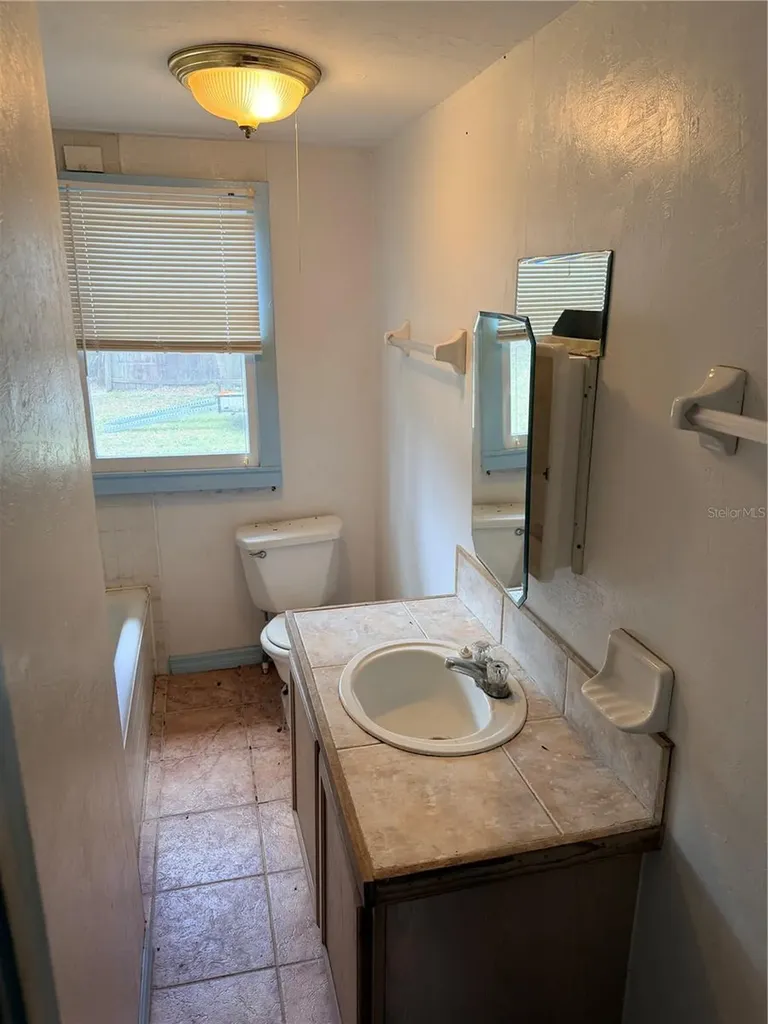 1710 Northwest 29th Road Lake Panasoffkee FL 33538