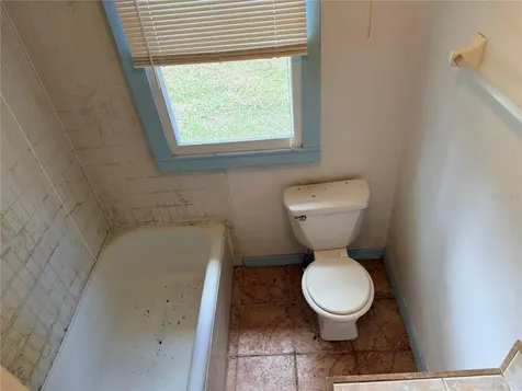 1710 Northwest 29th Road Lake Panasoffkee FL 33538