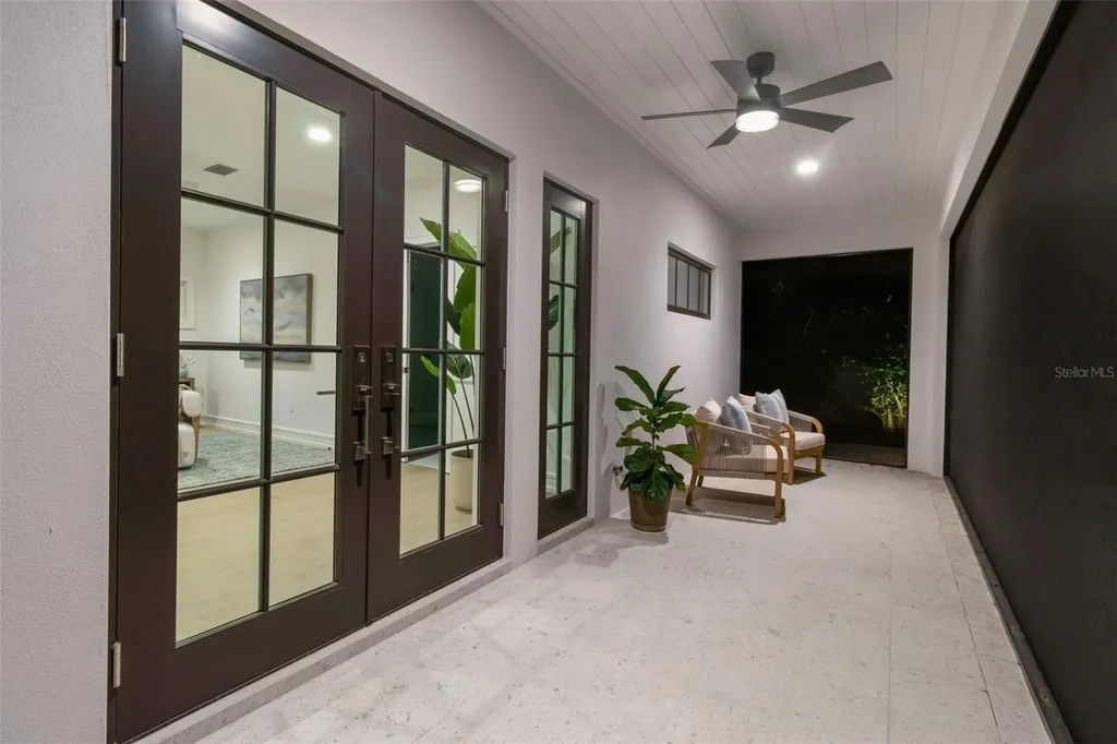 943 Pomelo Place Sarasota FL 34236