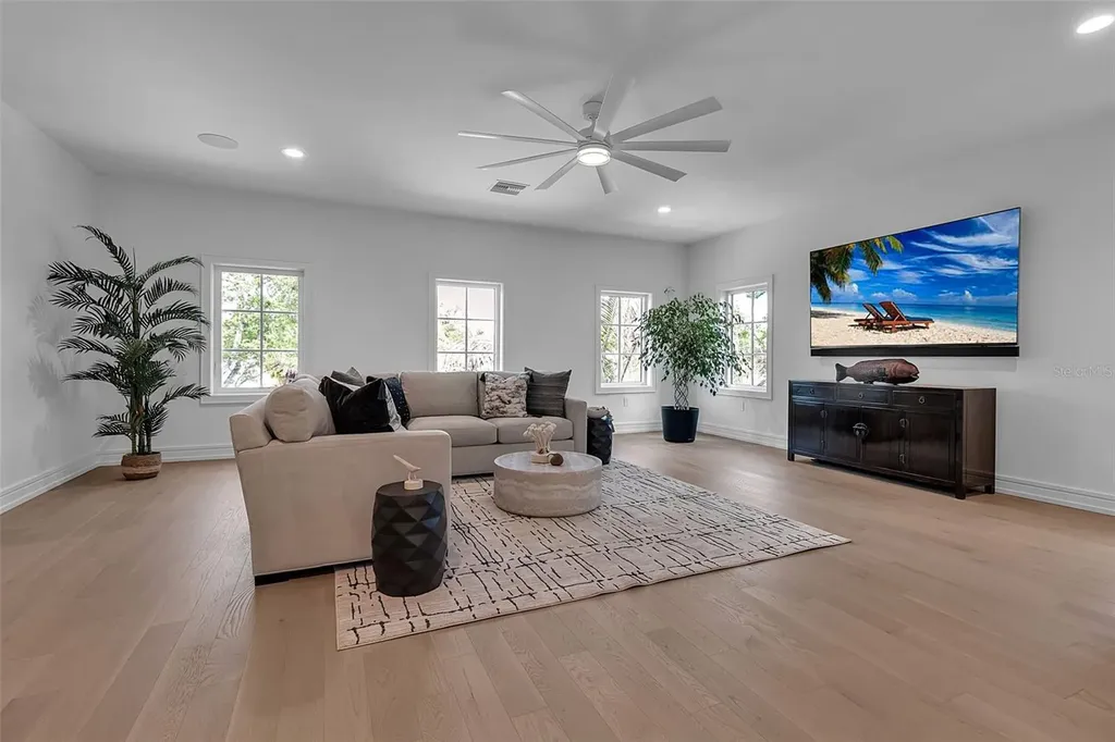 943 Pomelo Place Sarasota FL 34236