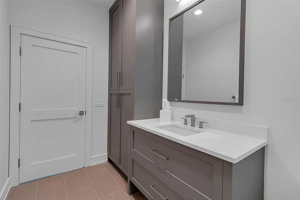 943 Pomelo Place Sarasota FL 34236