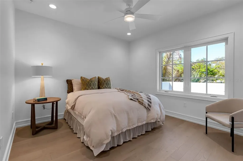 943 Pomelo Place Sarasota FL 34236