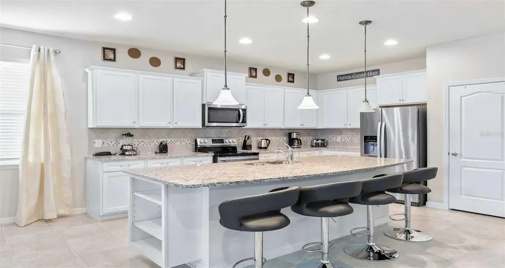 2401 Luxor Drive Kissimmee FL 34747