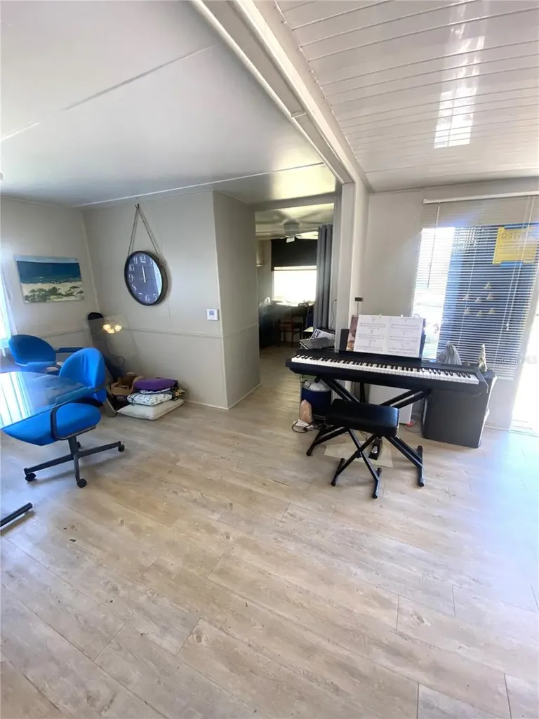 2207 69th Avenue W Bradenton FL 34207