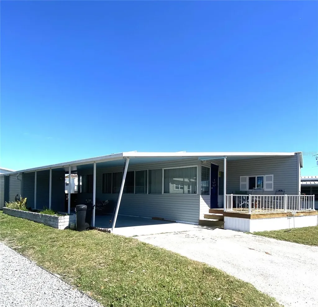 2207 69th Avenue W Bradenton FL 34207