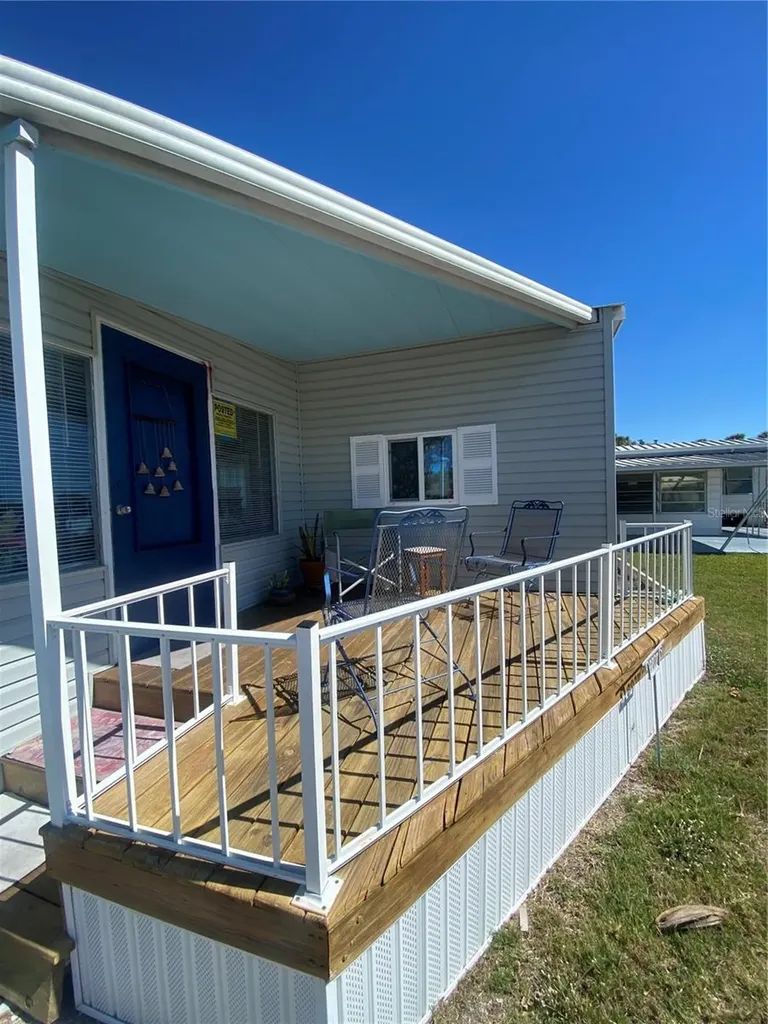 2207 69th Avenue W Bradenton FL 34207