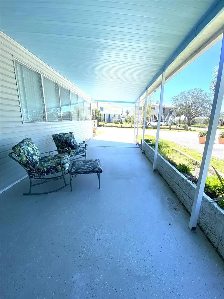 2207 69th Avenue W Bradenton FL 34207