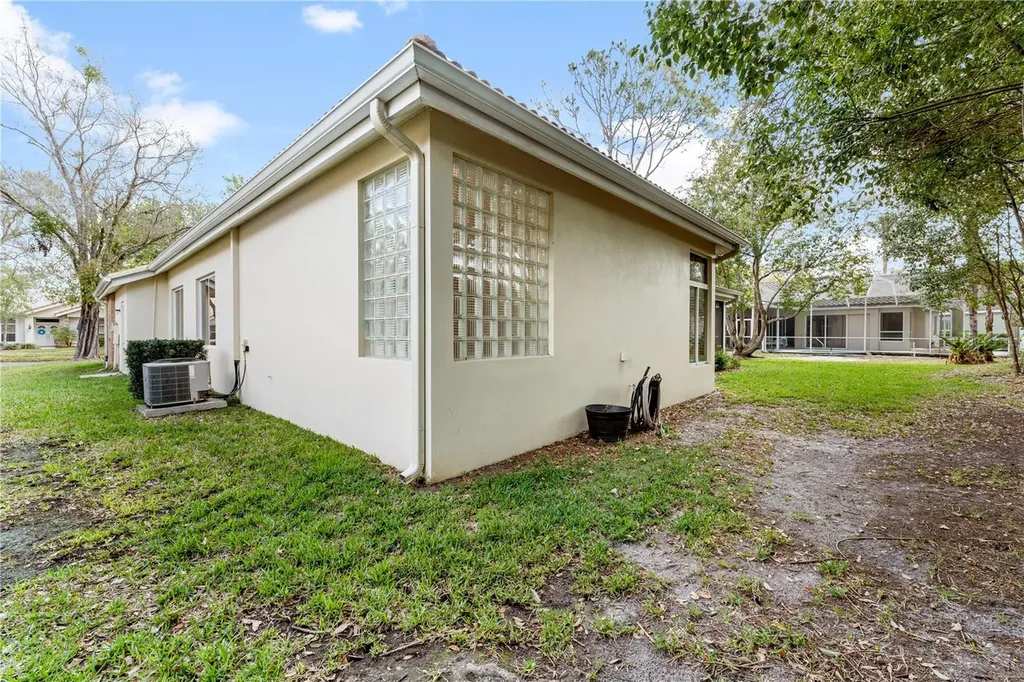 17918 Holly Brook Drive Tampa FL 33647