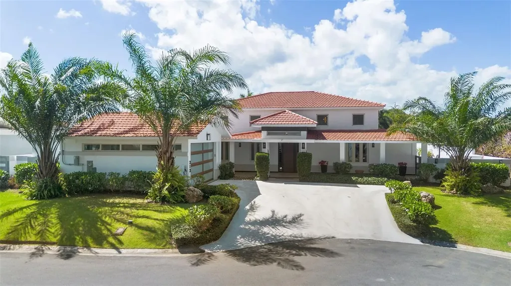 313 Camino Los Cedros Dorado PR 00646