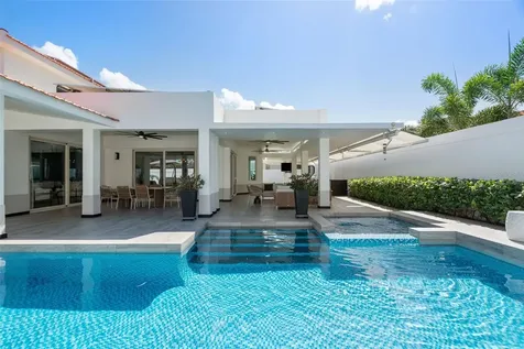 313 Camino Los Cedros Dorado PR 00646