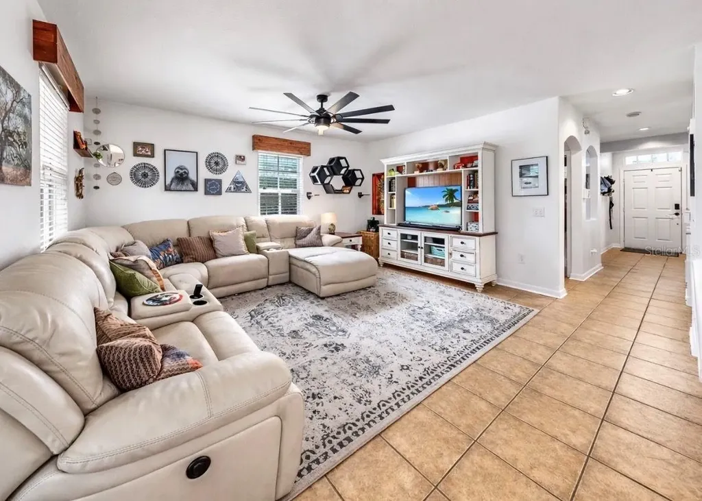 16226 Bridgewalk Drive Lithia FL 33547