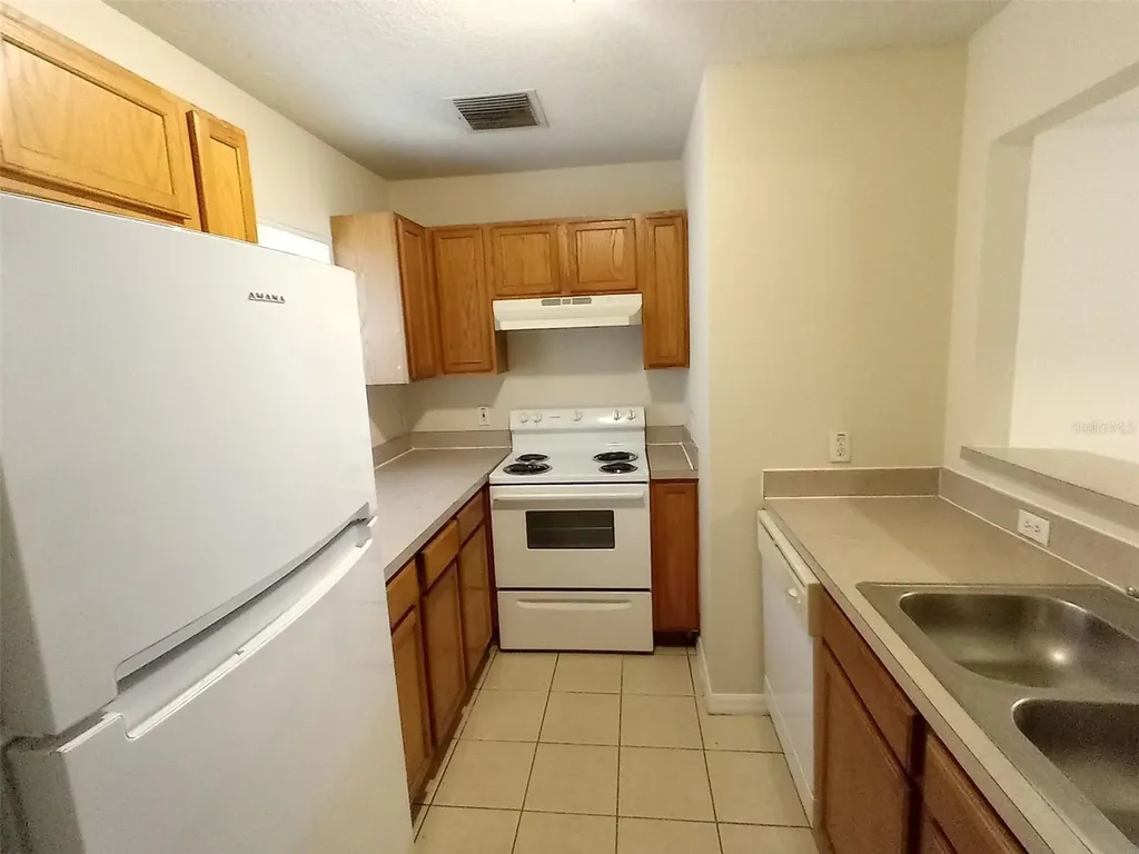 880 E Columbia Avenue Kissimmee FL 34744