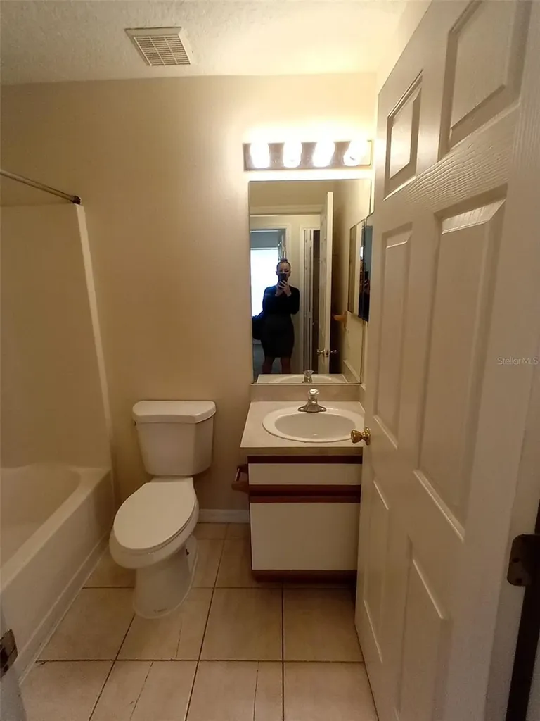 880 E Columbia Avenue Kissimmee FL 34744