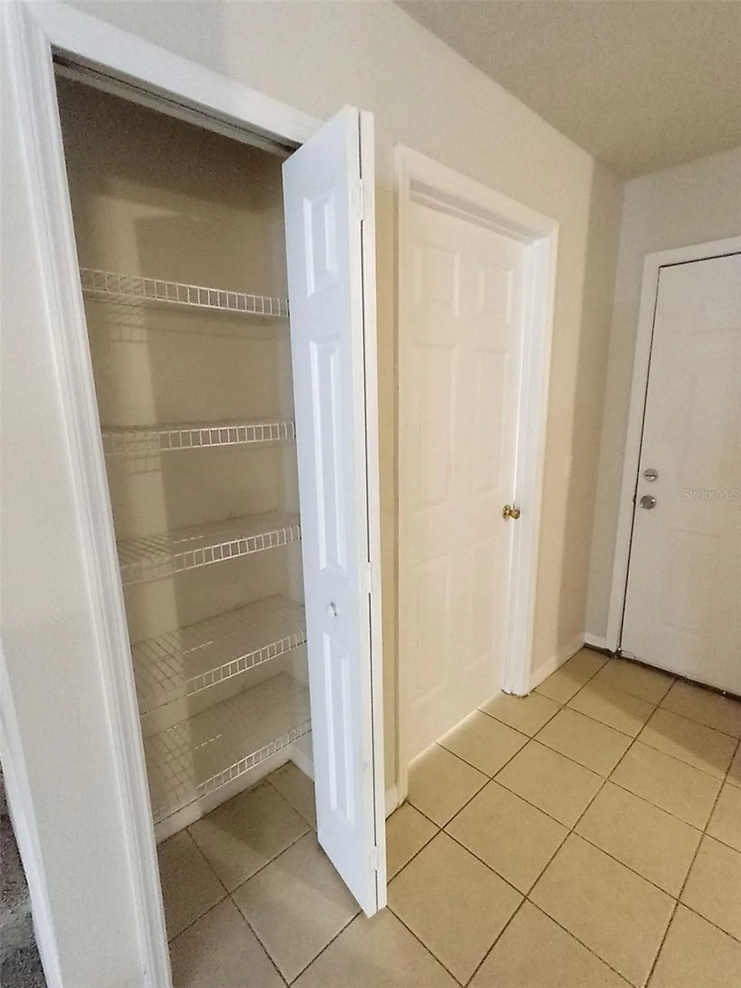 880 E Columbia Avenue Kissimmee FL 34744