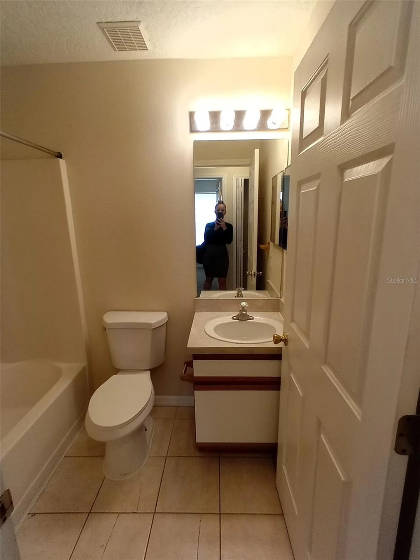 880 E Columbia Avenue Kissimmee FL 34744