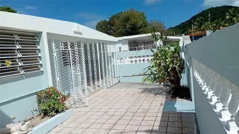 2 F Fajardo PR 00738
