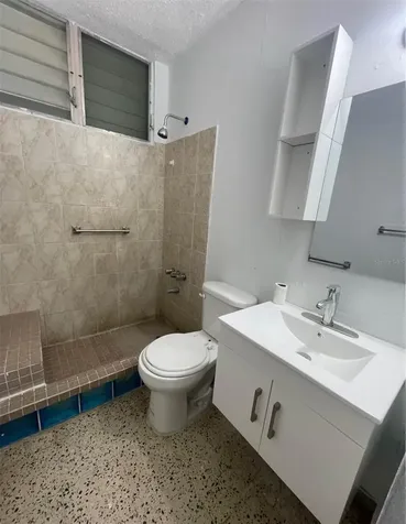 2 F Fajardo PR 00738