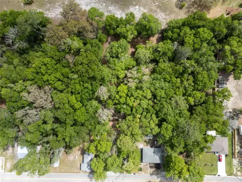 E Hubbard Avenue Deland FL 32724