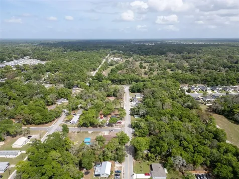 E Hubbard Avenue Deland FL 32724