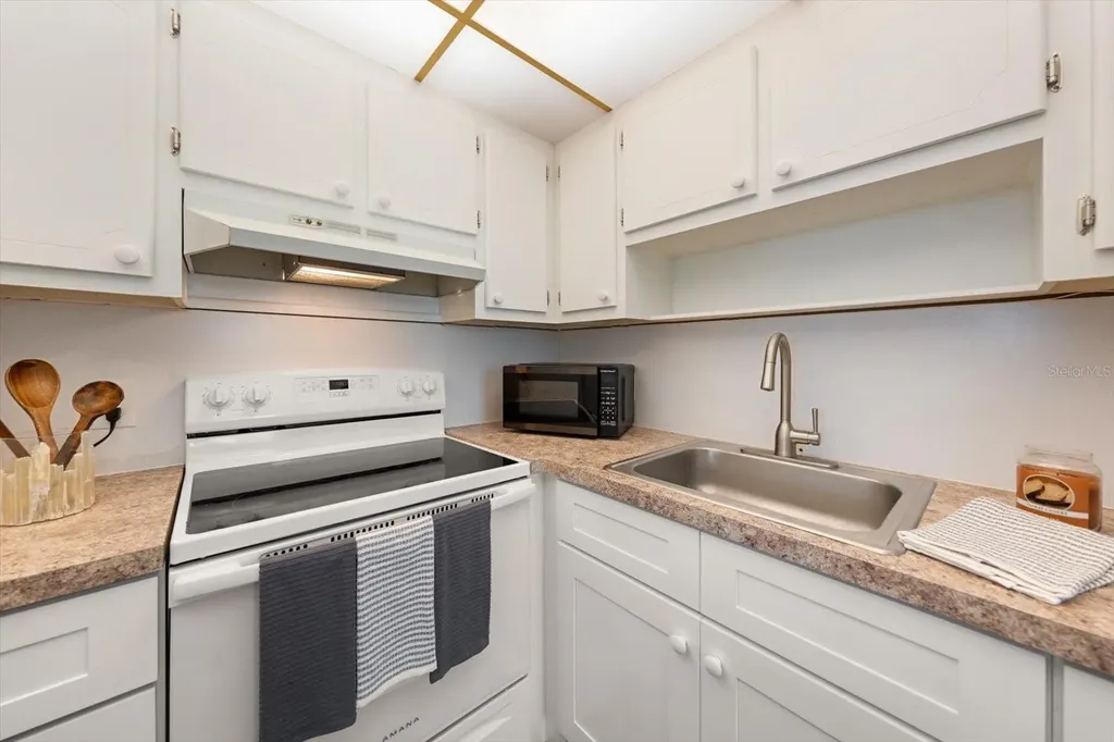 205 Kings Boulevard Sun City Center FL 33573