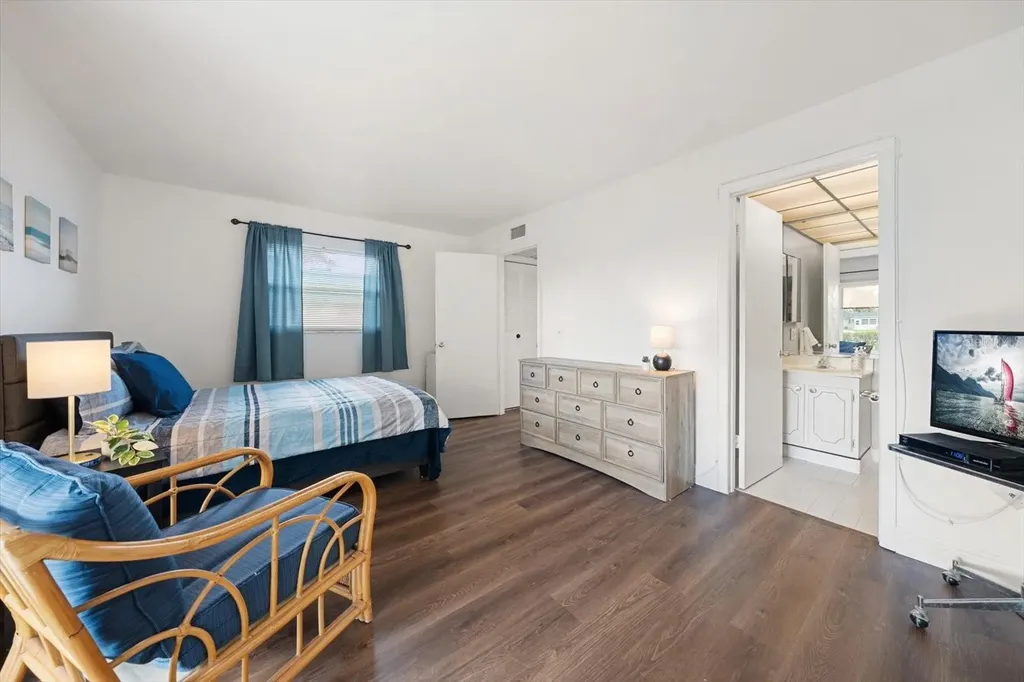 205 Kings Boulevard Sun City Center FL 33573