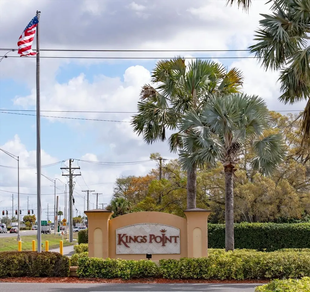 205 Kings Boulevard Sun City Center FL 33573