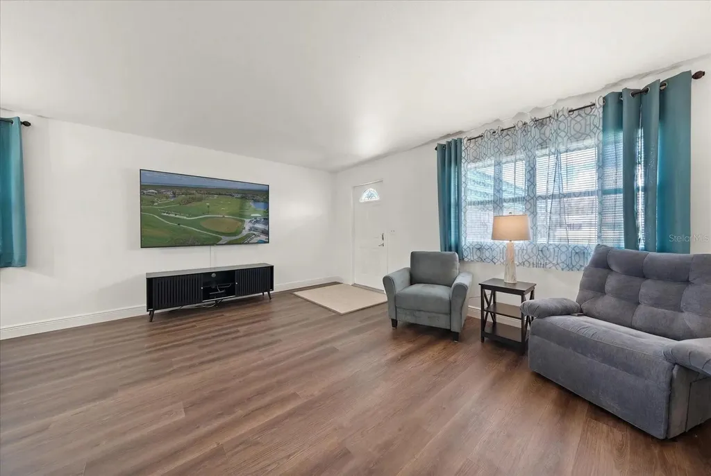 205 Kings Boulevard Sun City Center FL 33573