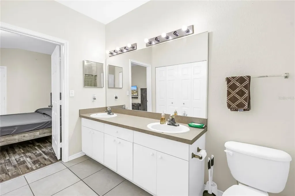 4333 Bayside Village Drive Tampa FL 33615