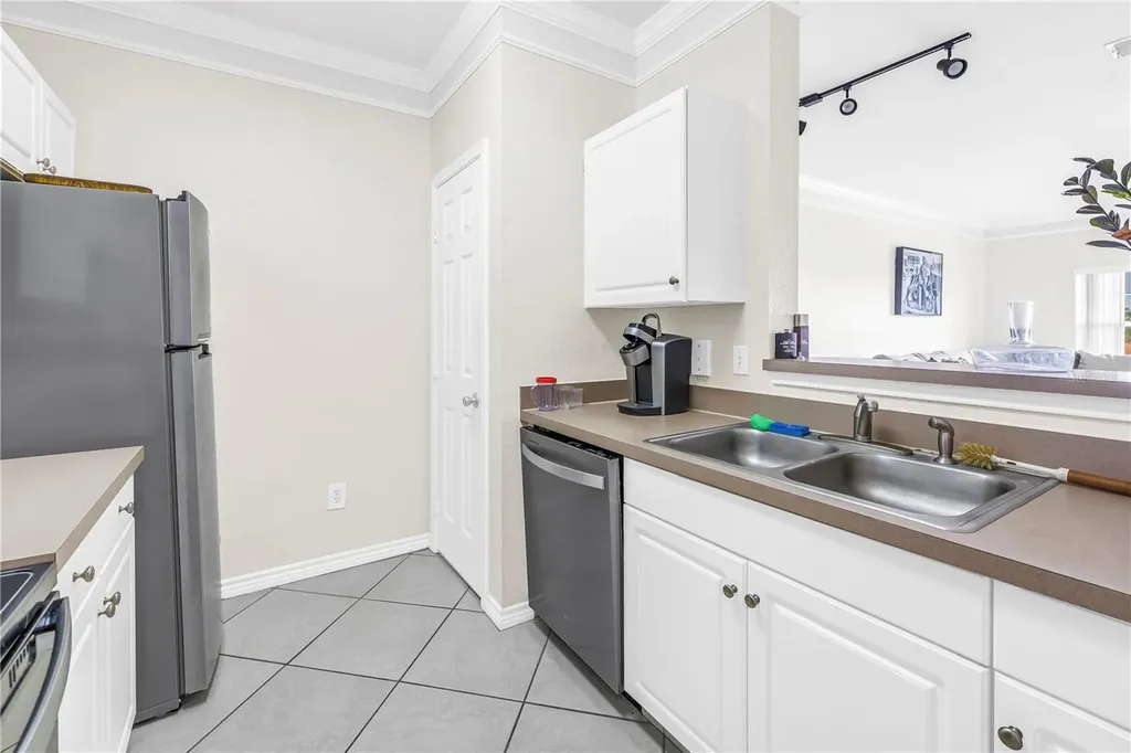 4333 Bayside Village Drive Tampa FL 33615