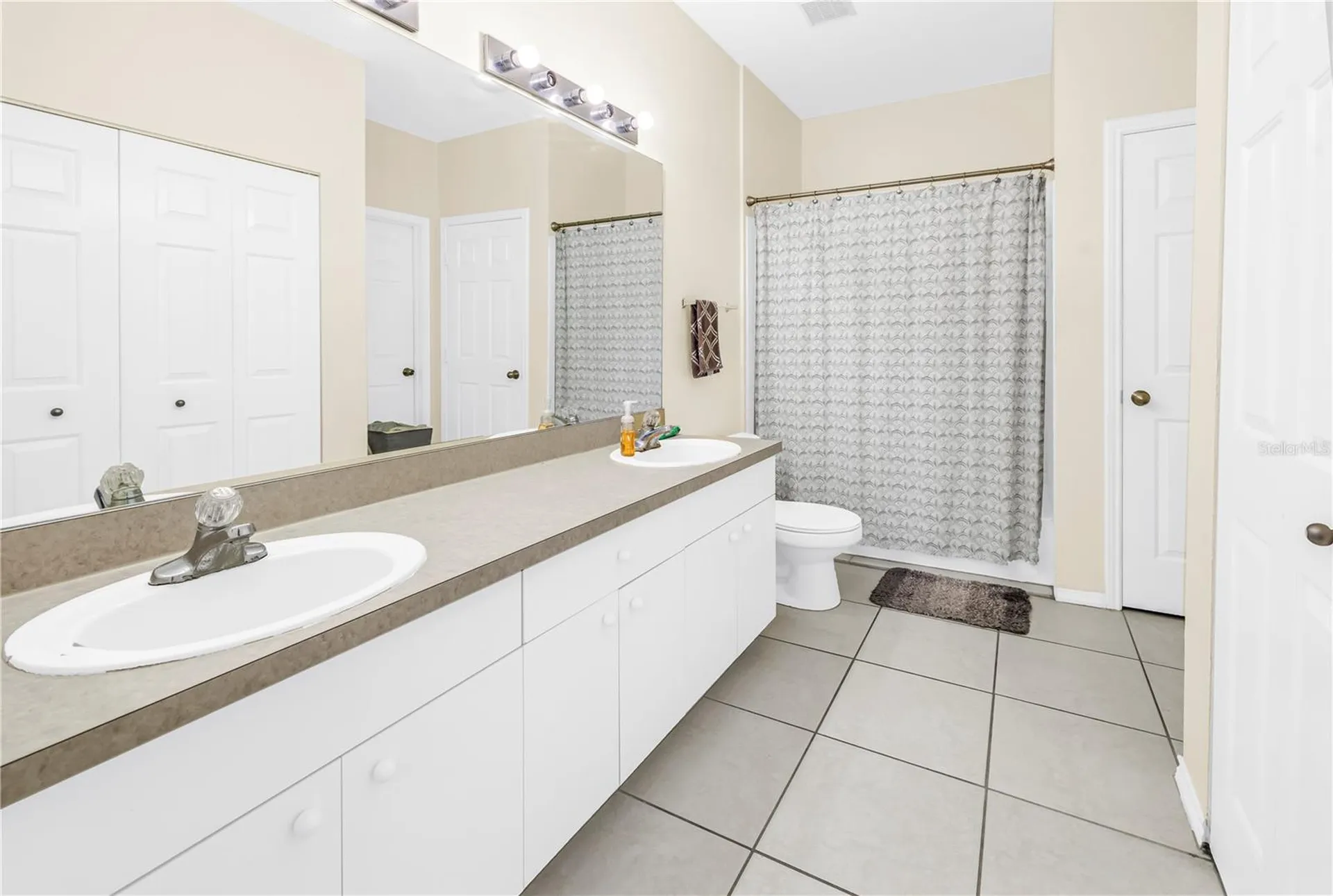 4333 Bayside Village Drive Tampa FL 33615