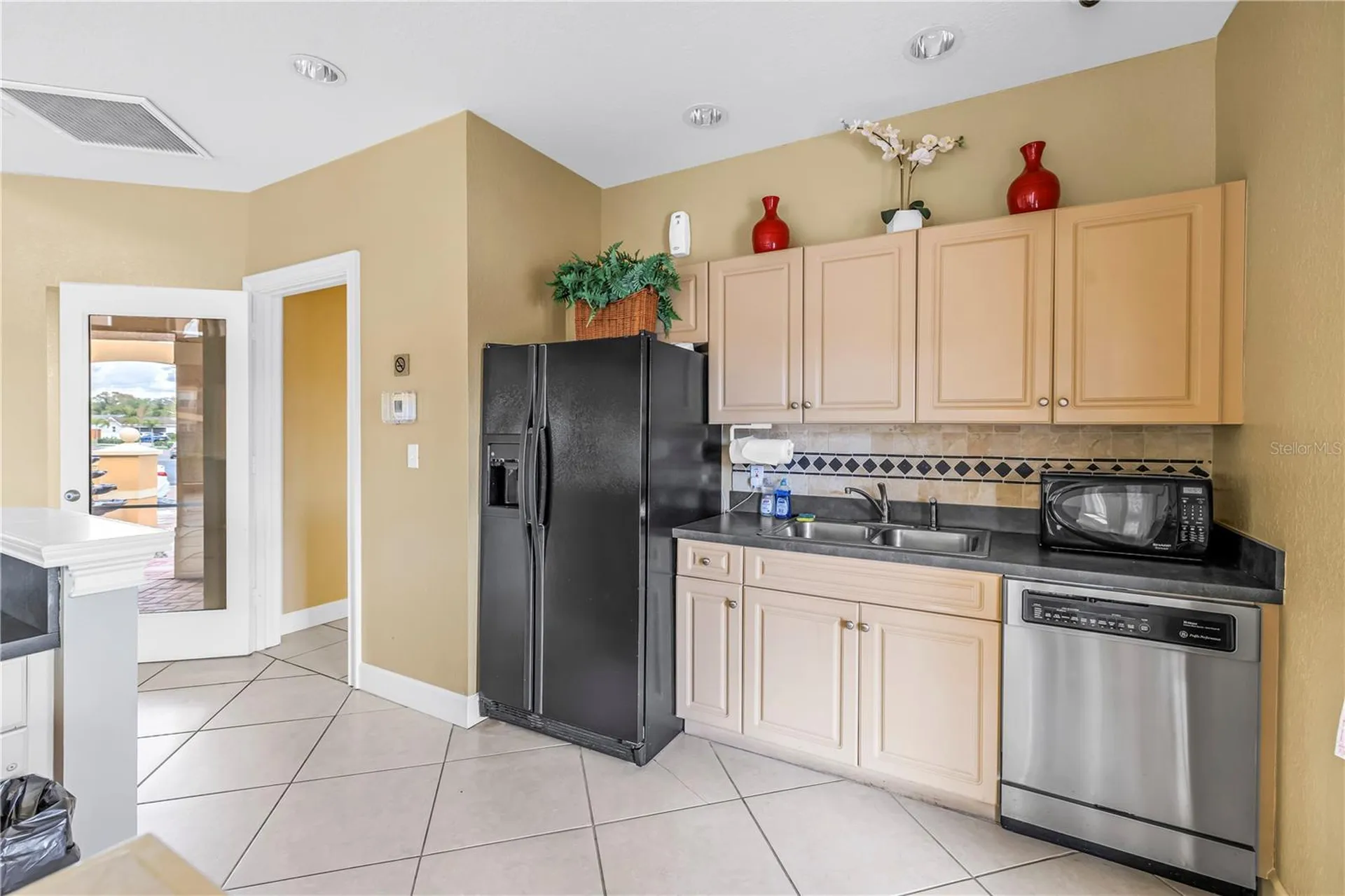 4333 Bayside Village Drive Tampa FL 33615