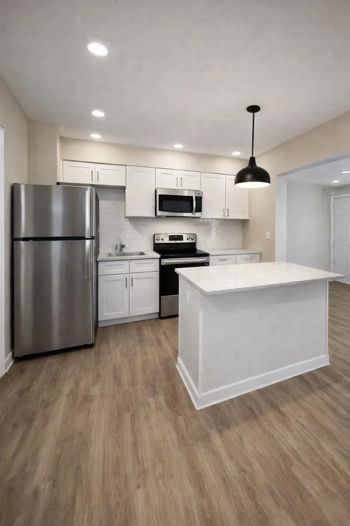 2547 14th Avenue S St Petersburg FL 33712