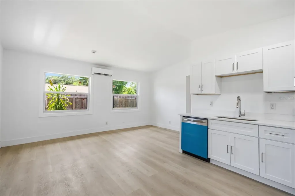2547 14th Avenue S St Petersburg FL 33712