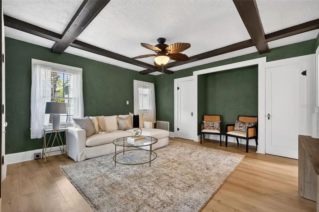 2825 3rd Avenue N St Petersburg FL 33713