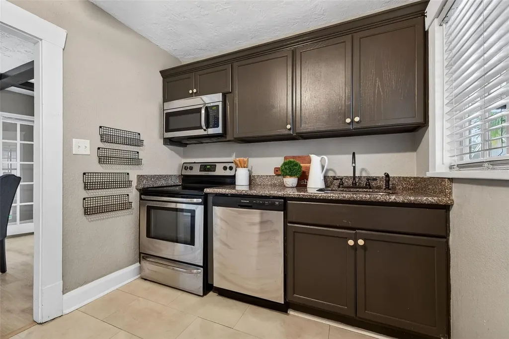 2825 3rd Avenue N St Petersburg FL 33713